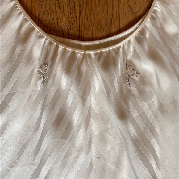 Night Gown with Robe - Picture 2 of 4